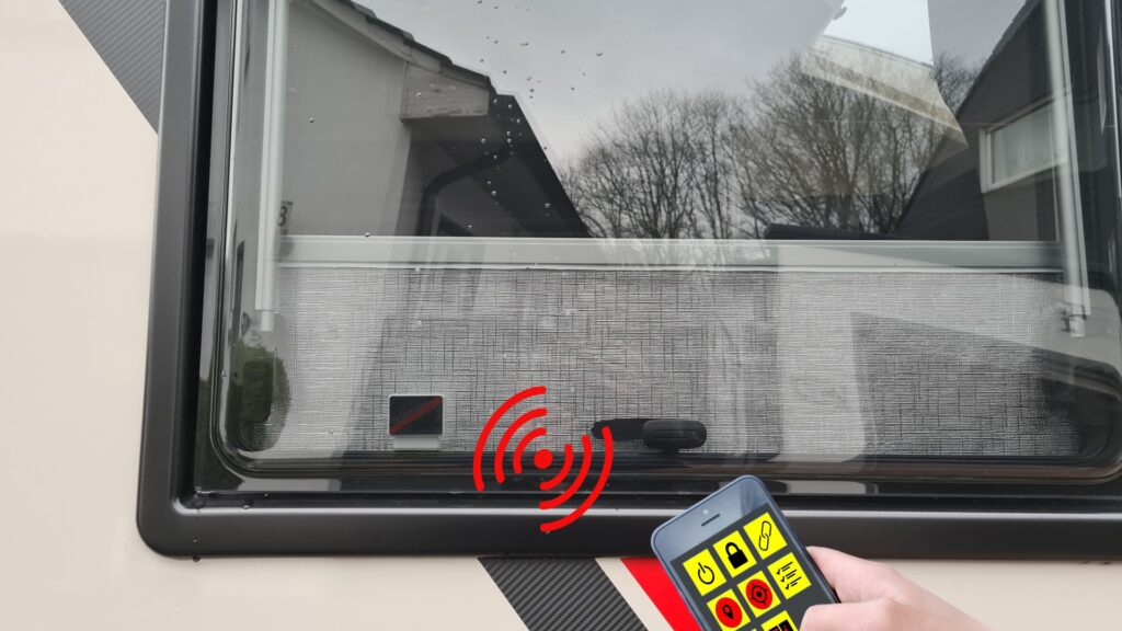 Kontakt einer Alarmanlage am Fenster